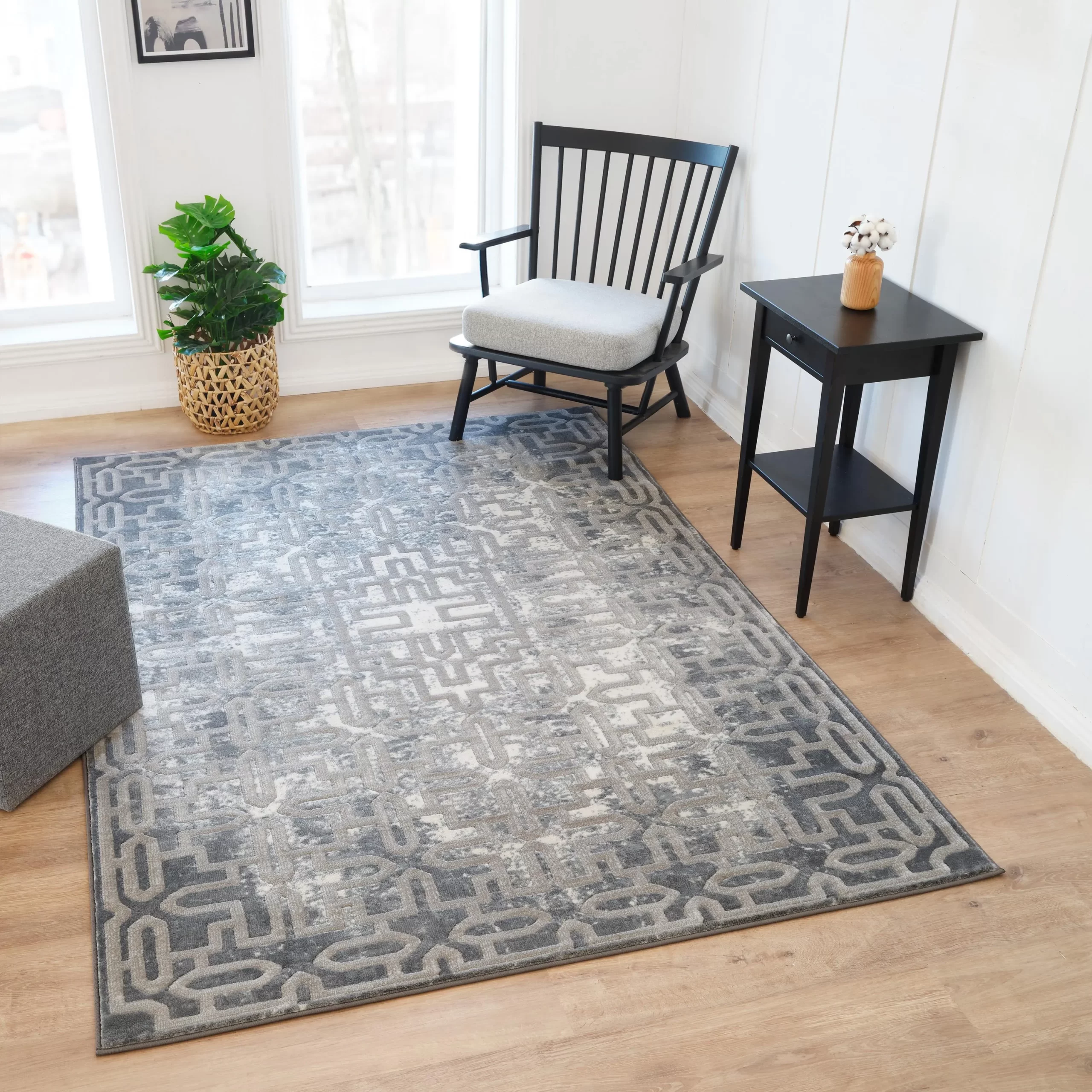 Silver Grey Modern Traditional Distressed Celtic Design Rug Soft Quality Lounge Area Rugs
