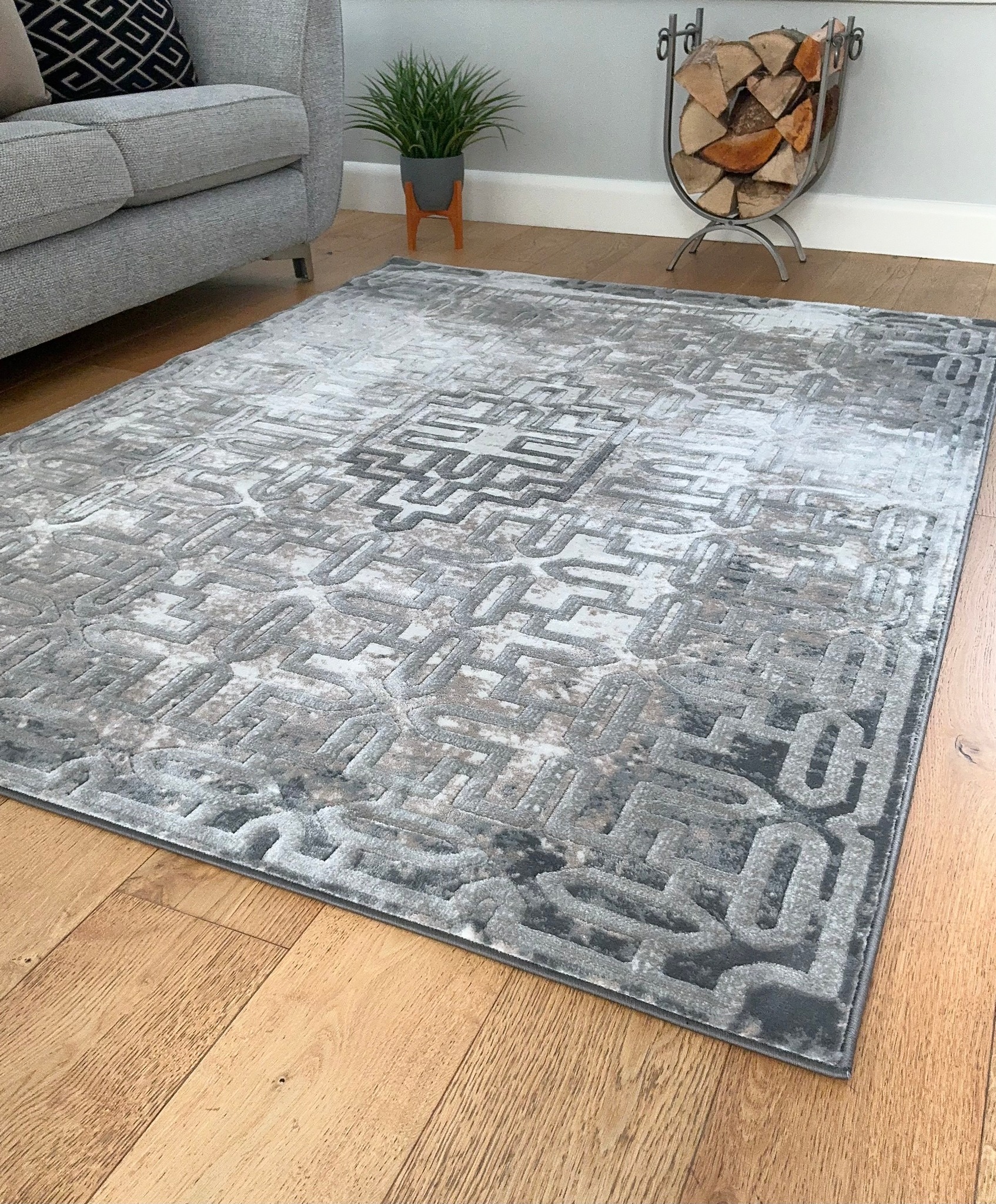 Beige Silver Grey Modern Traditional Distressed Celtic Design Rug Soft Quality Lounge Area Rugs